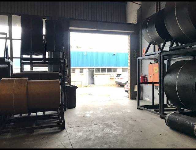 198M² WAREHOUSE TO LET IN GLEN ANIL